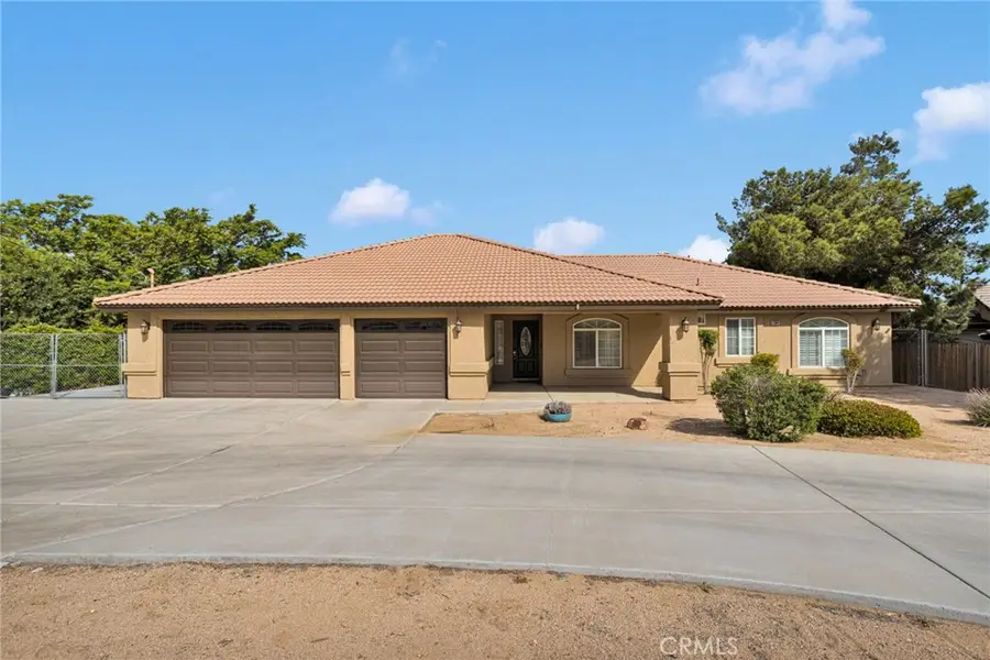 17594 Bangor, Hesperia, CA 92345 - #2