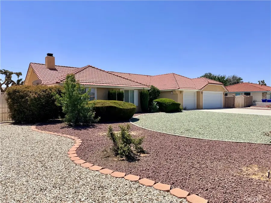 20337 Ituma Road, Apple Valley, CA 92308 - #3