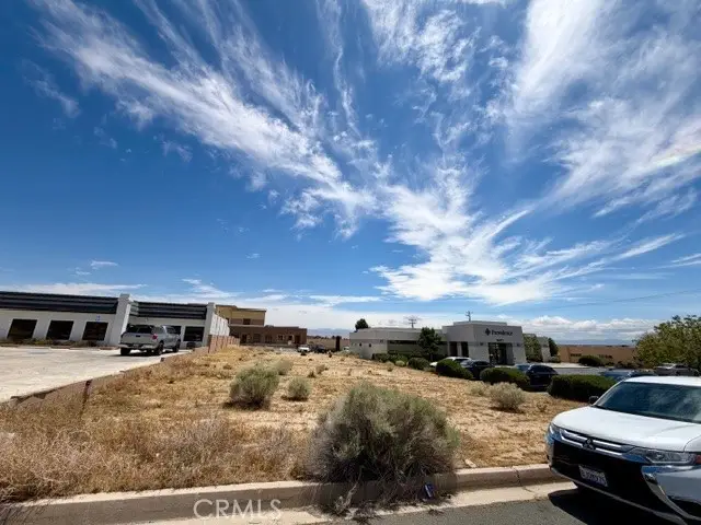16083 Kamana, Apple Valley, CA 92307 - #3