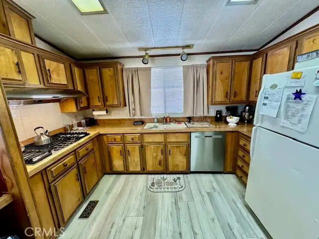 14000 El Elvado Rd #27, Victorville, CA 92392 - #3