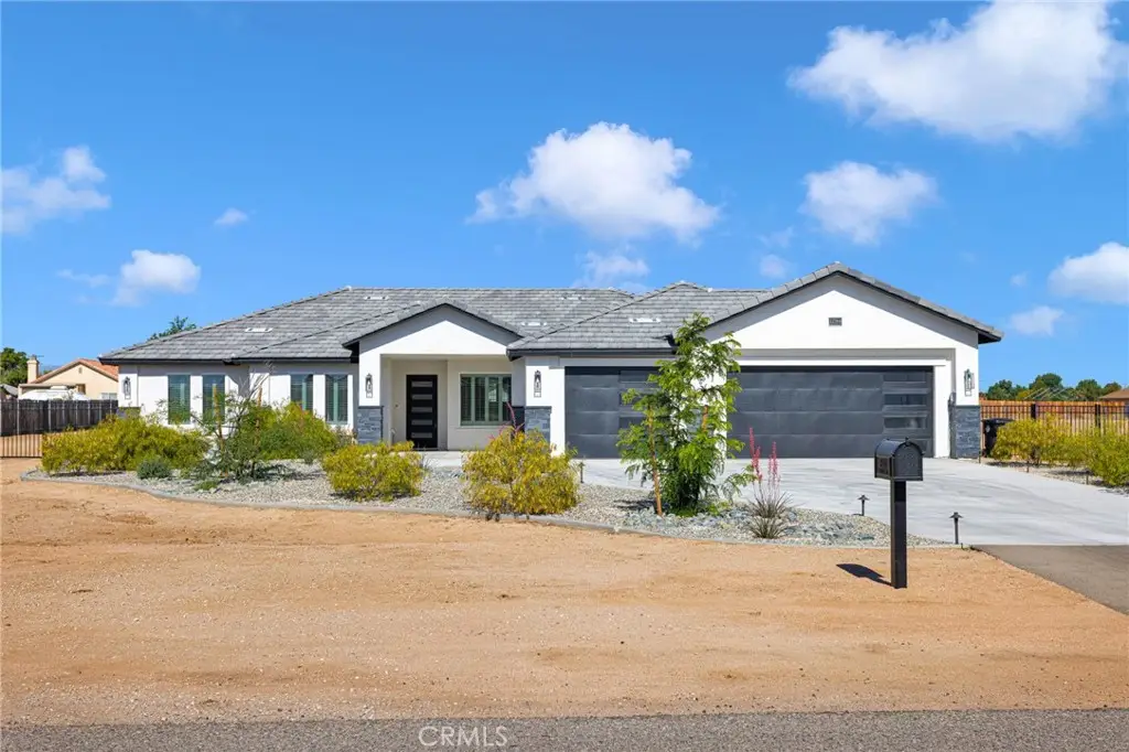 12744 Pauhaska, Apple Valley, CA 92308 - #1
