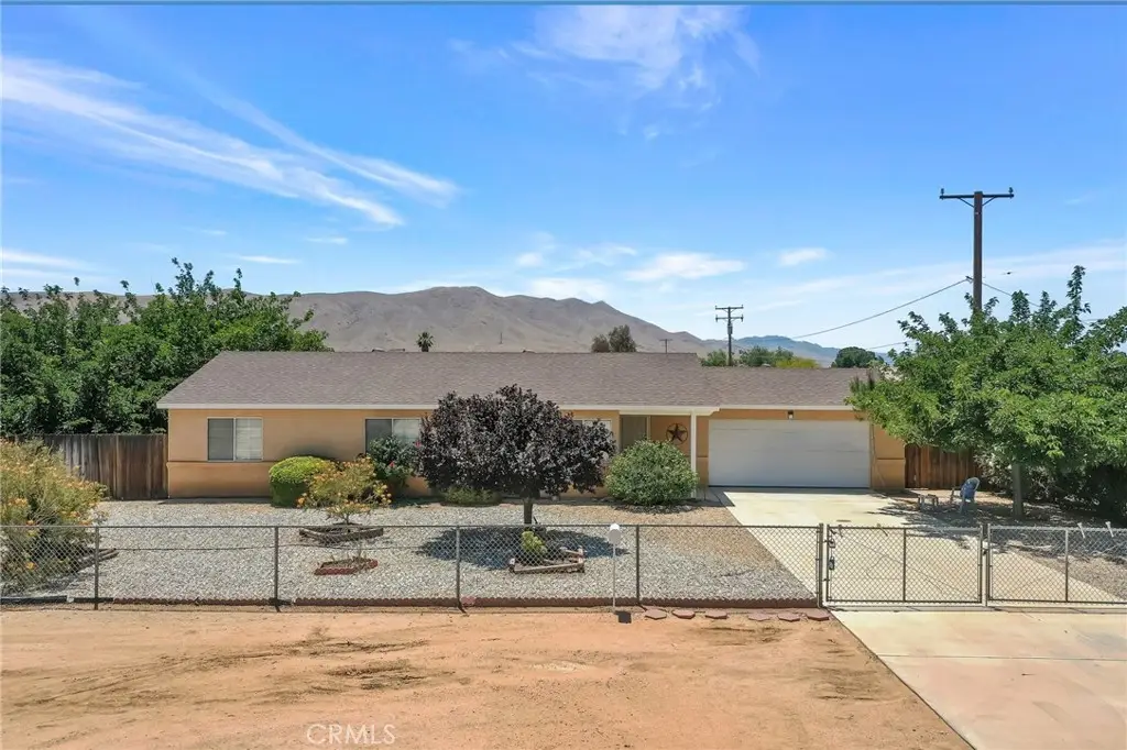 21693 Wren, Apple Valley, CA 92308 - #1