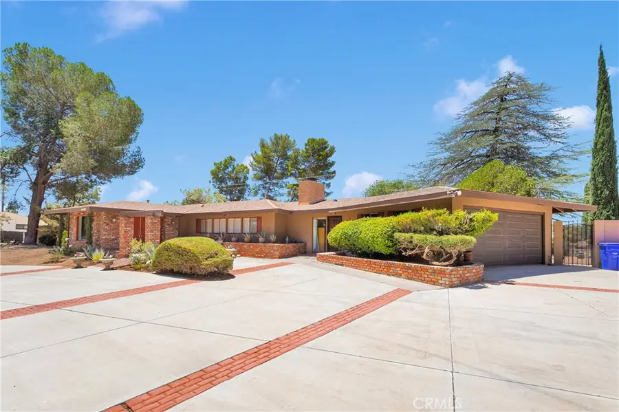 19955 Chickasaw Road, Apple Valley, CA 92307 - #3