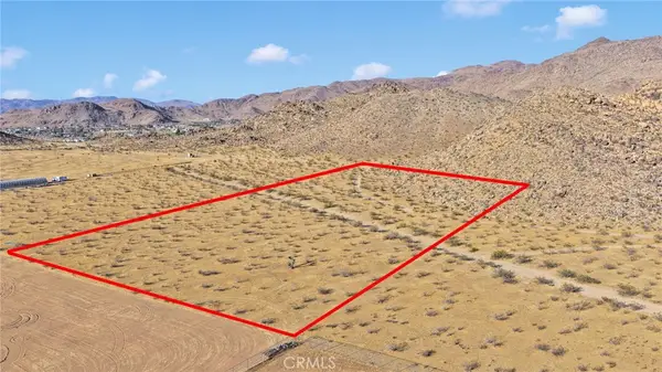14323 Fairview Valley, Apple Valley, CA 92307