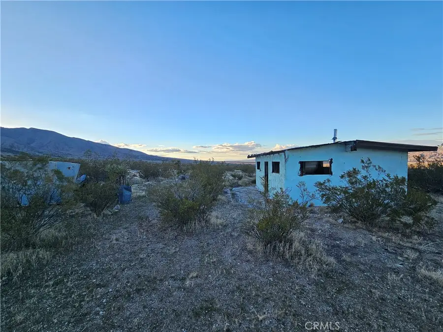 411 Powerline Rd., Lucerne Valley, CA 92356 - #3