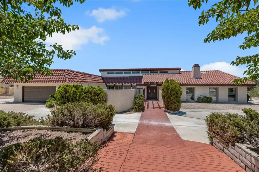 19585 Crest, Apple Valley, CA 92307 - #2