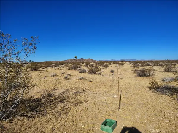 408 Stable, Landers, CA 92285