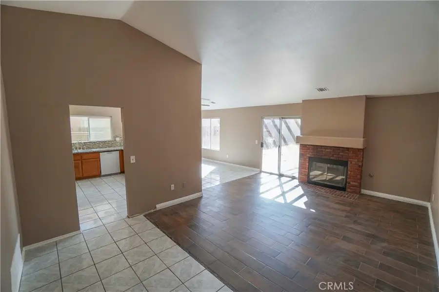 15221 San Jose, Victorville, CA 92394 - #3