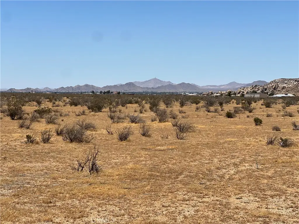 5 Del Oro Road, Apple Valley, CA 92308 - #1
