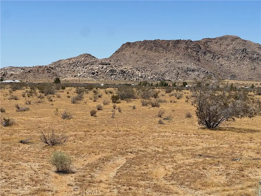 5 Del Oro Road, Apple Valley, CA 92308 - #3