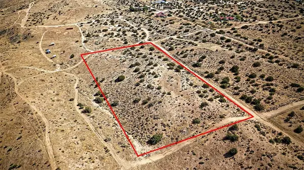 25200 Mountain View Road, Apple Valley, CA 92308