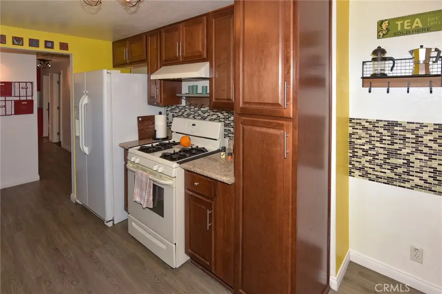 10415 Redwood Avenue, Hesperia, CA 92345 - #2