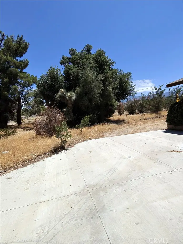 9640 Malpaso, Phelan, CA 92371 - #3