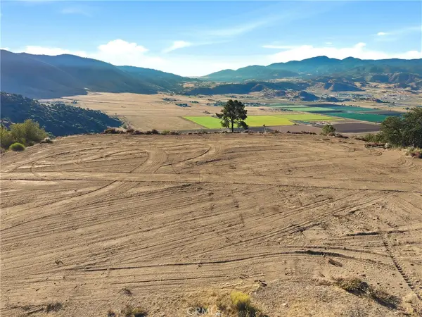 26400 Skyline Drive, Tehachapi, CA 93561