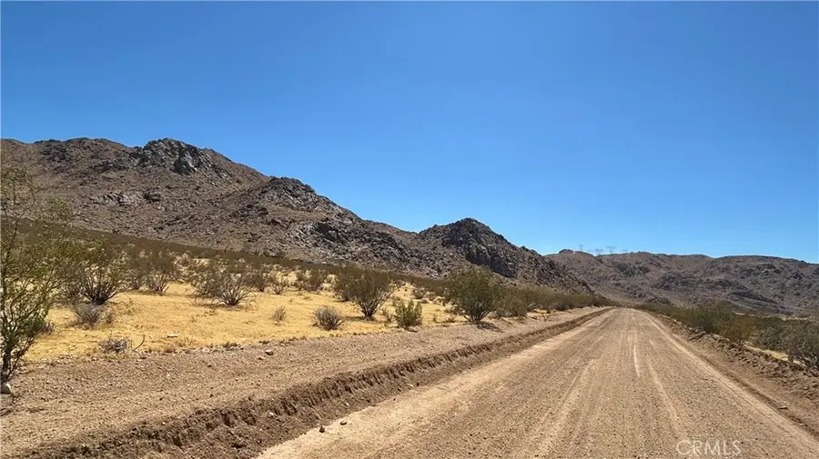 30455 Holmes Rd, Lucerne Valley, CA 92356 - #3