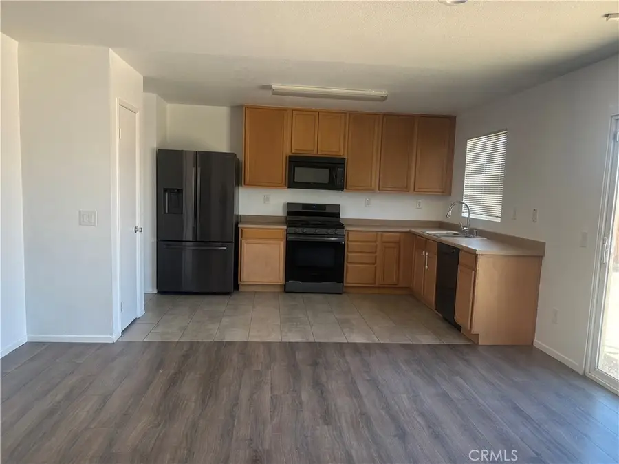 16562 Jasmine Street, Victorville, CA 92395 - #2