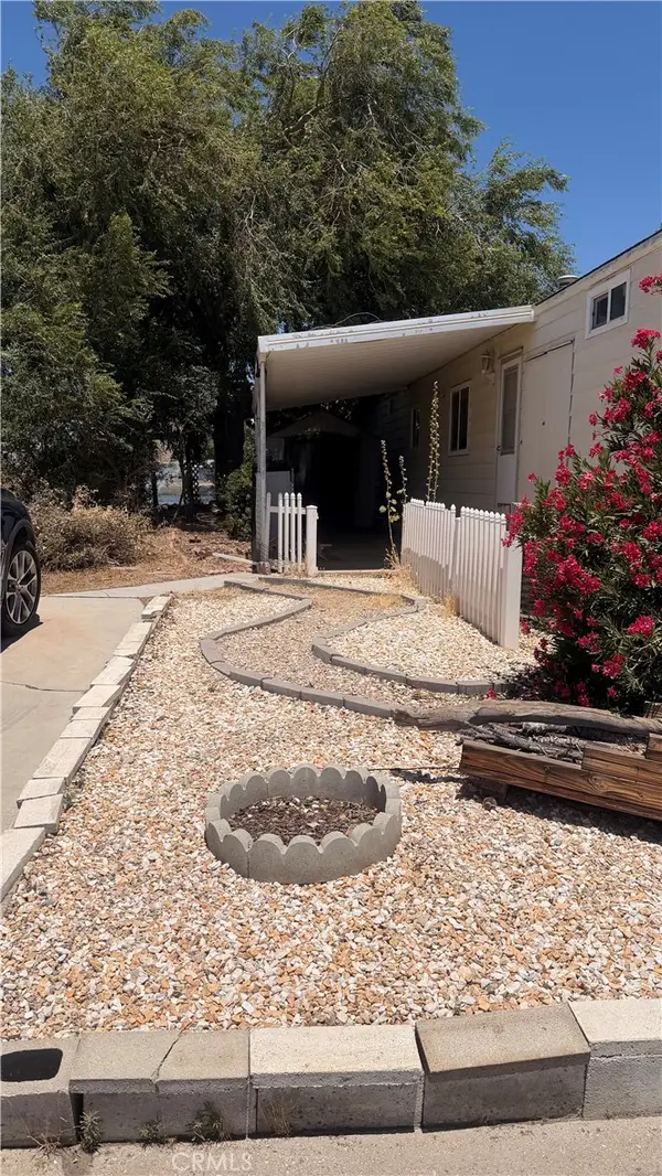 20683 B69 Waalew Rd #B69, Apple Valley, CA 92307