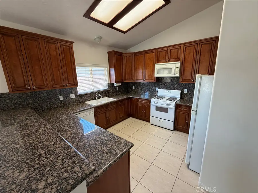 14125 Quinnault Rd, Apple Valley, CA 92307 - #2