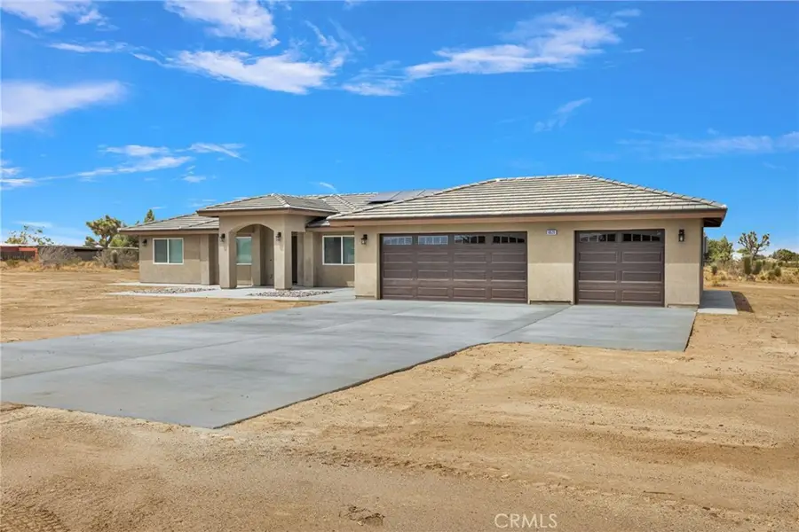 10520 Mono Road, Phelan, CA 92371 - #3