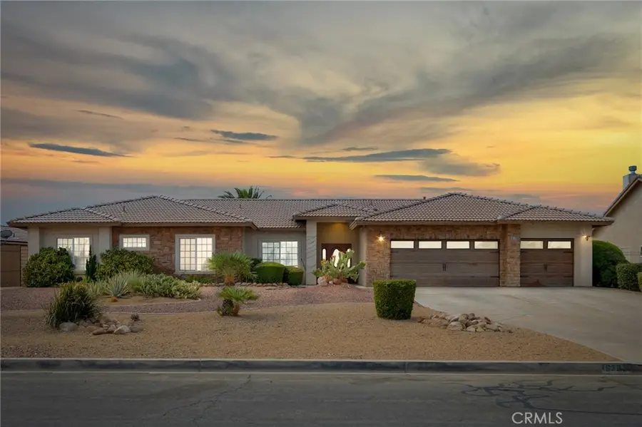 16783 Crockett, Hesperia, CA 92345 - #3