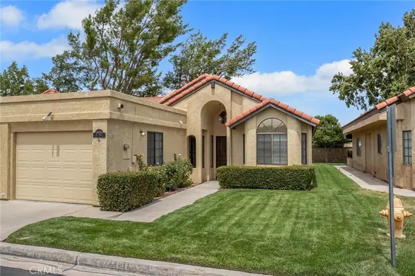 19064 Elm Drive, Apple Valley, CA 92308