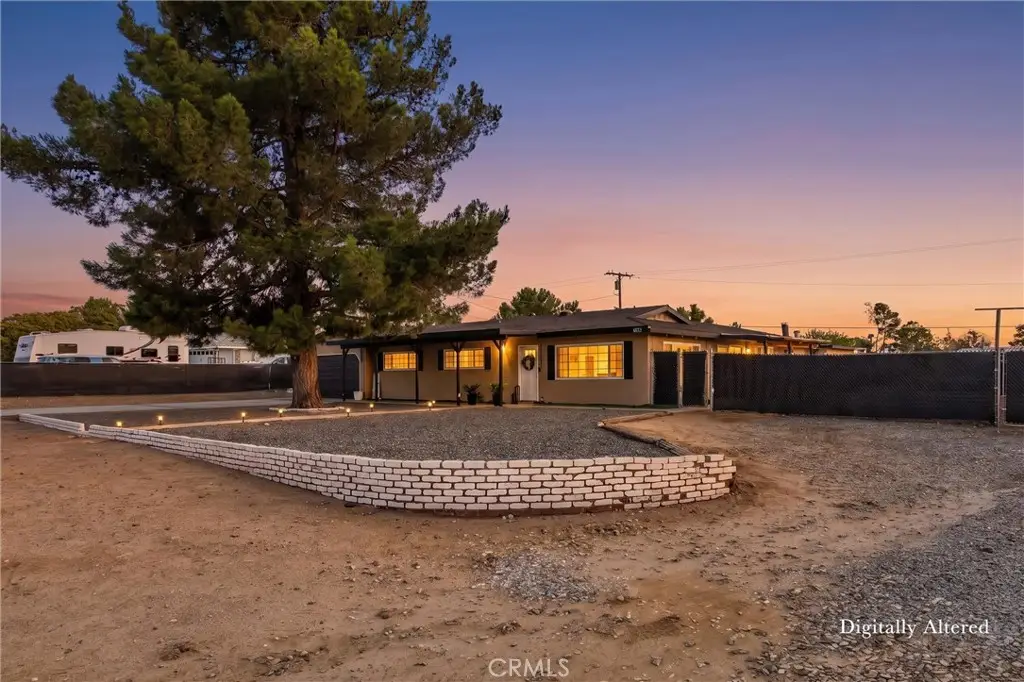 19185 Shoshonee, Apple Valley, CA 92307 - #1