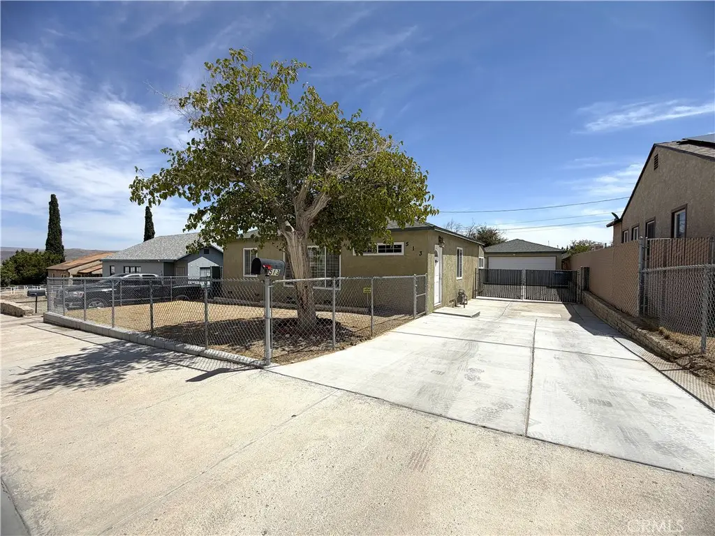 513 Mount Vernon Avenue, Barstow, CA 92311 - #1
