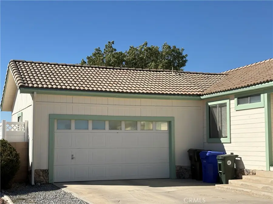 22241 Nisqually Road #19, Apple Valley, CA 92308 - #2