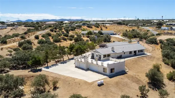 8384 Highland Court, Oak Hills, CA 92344