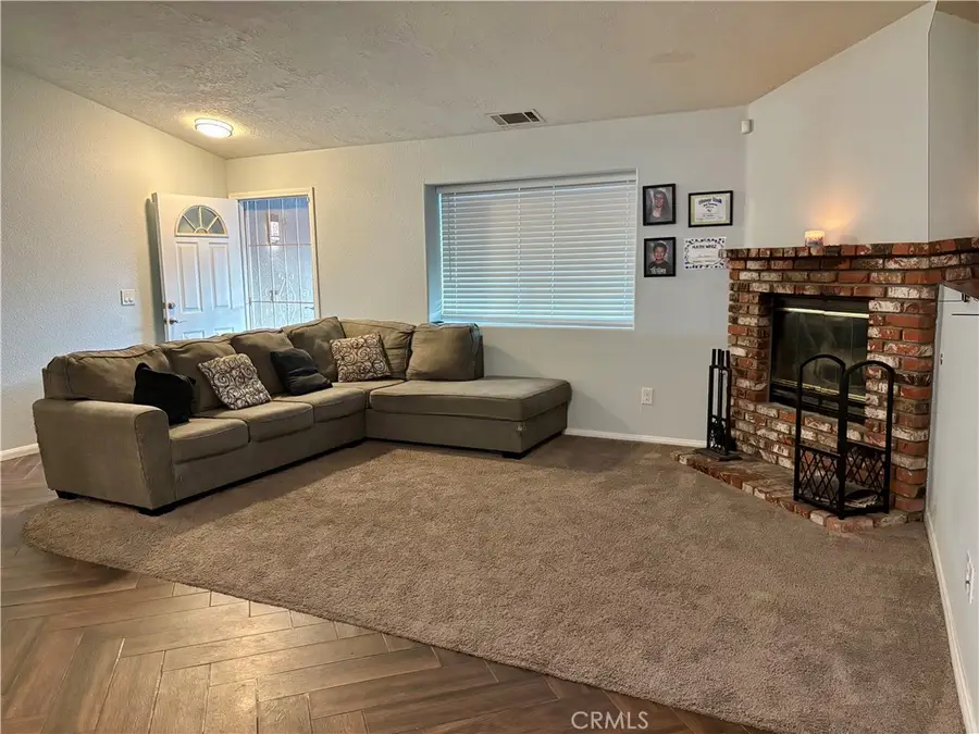18618 Vine, Hesperia, CA 92345 - #2