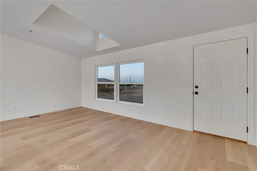 9572 Smith Road, Phelan, CA 92371 - #3