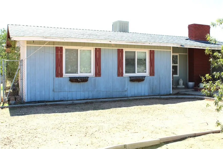 14435 Iroquois Road, Apple Valley, CA 92308 - #2