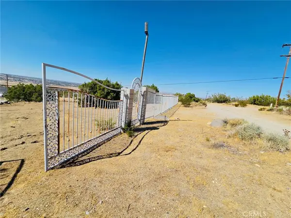 7380 High Hill, Apple Valley, CA 92308