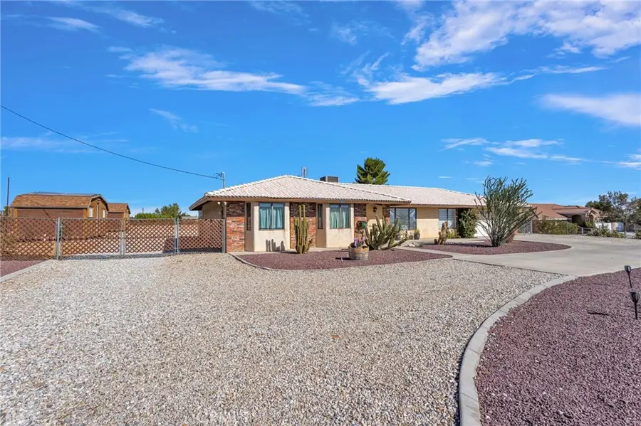 18494 Mojave, Hesperia, CA 92345 - #3