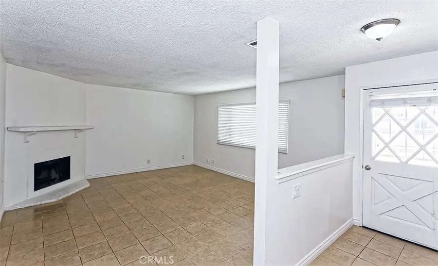 16188 Live Oak, Hesperia, CA 92345 - #2