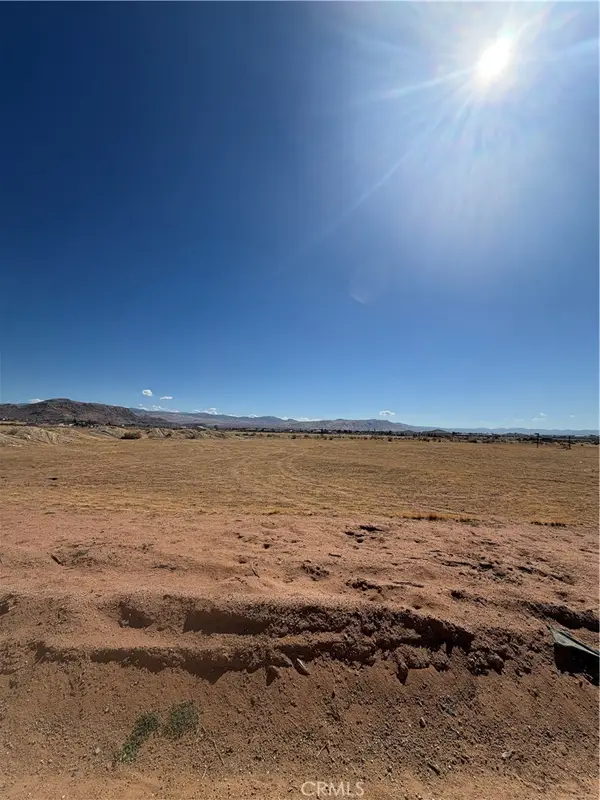 23525 Standing Rock, Apple Valley, CA 92307