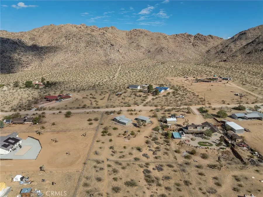 24607 Shoshone Road, Apple Valley, CA 92307 - #3