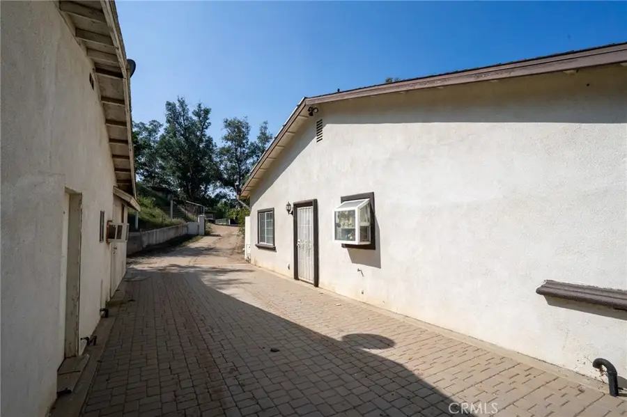 11164 Locust Avenue, Bloomington, CA 92316 - #3