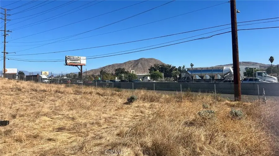101 W La Cadena Drive, Riverside, CA 92501 - #3