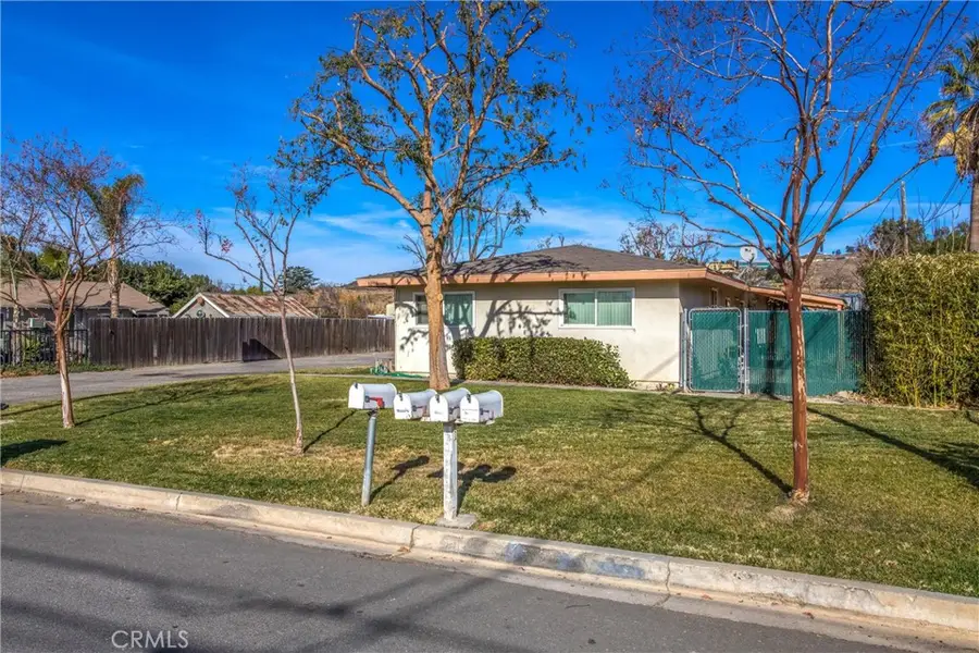 32390 Avenue D, Yucaipa, CA 92399 - #3
