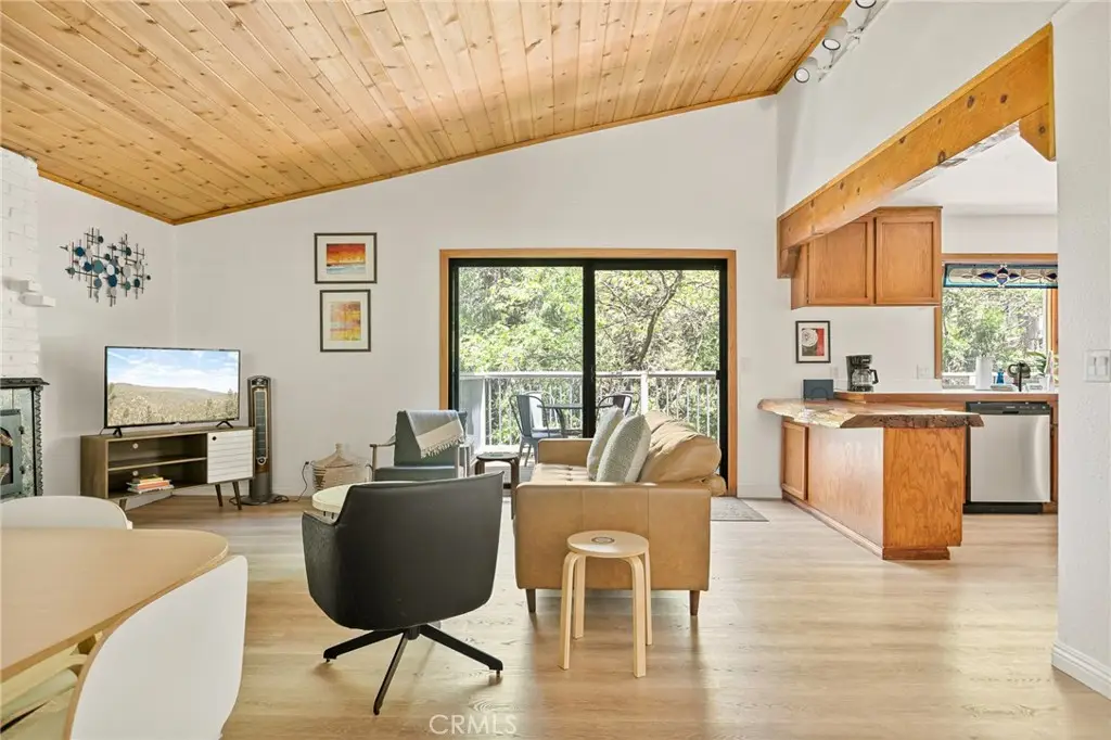 1080 Chateau Drive, Crestline, CA 92325 - Image #1