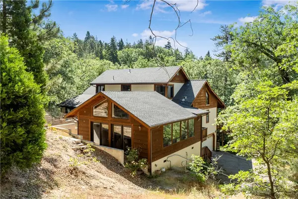 77 Park Drive, Running Springs, CA 92382