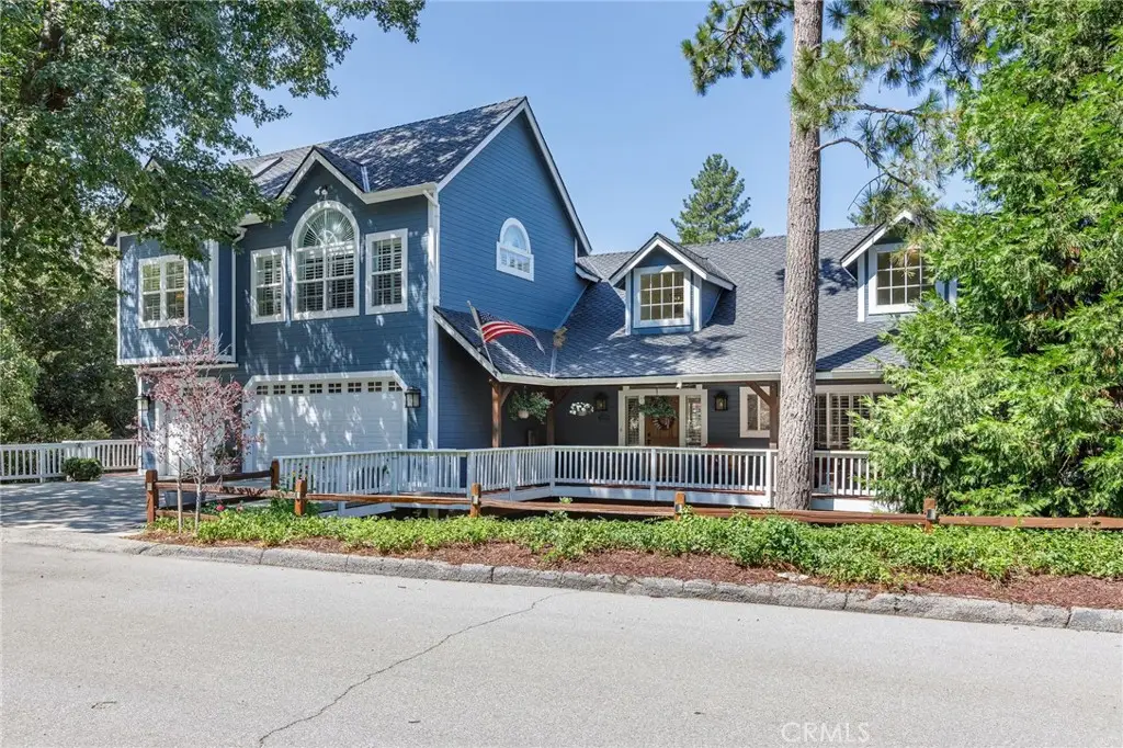 28575 Manitoba Drive, Lake Arrowhead, CA 92352 - Image #1