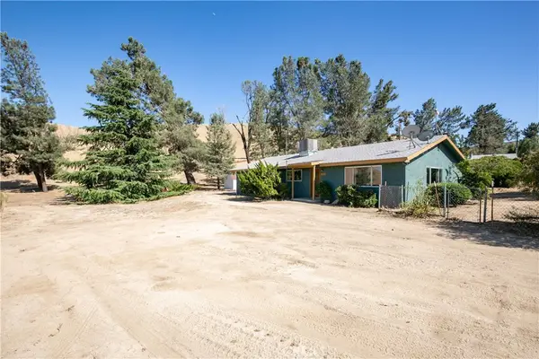 46404 Kings Canyon Road, Lancaster, CA 93536