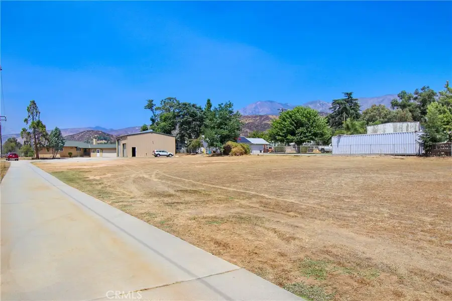 35710 Avenue H, Yucaipa, CA 92399 - Image #2