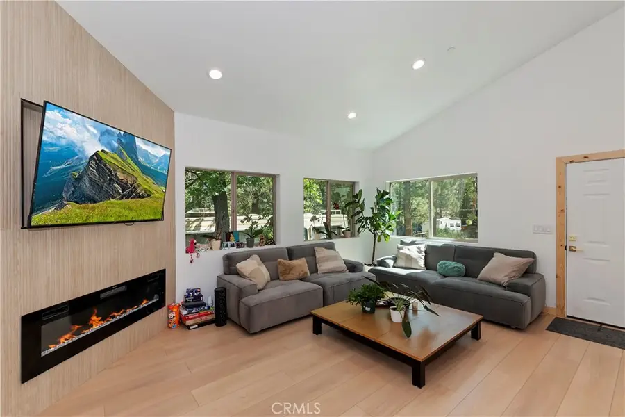374 Los Angeles Avenue, Sugarloaf, CA 92386 - Image #2