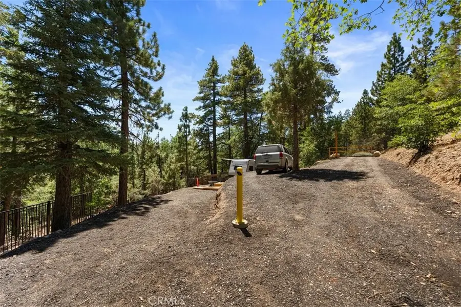 1275 Fawnskin Drive, Fawnskin, CA 92333 - Image #2