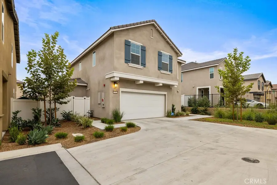 2522 Gunner Ridge Way, Rialto, CA 92377 - Image #2