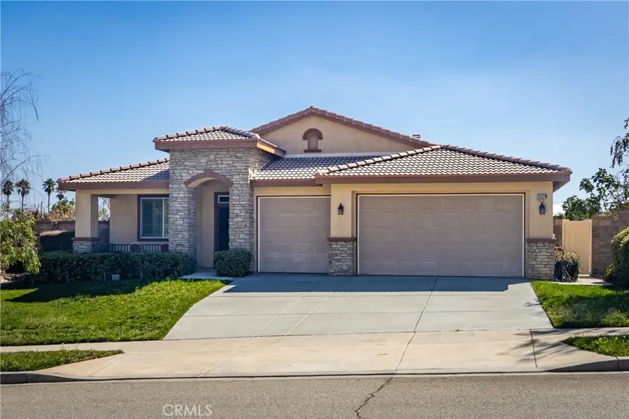 31829 Oak Wood Circle, Yucaipa, CA 92399 - Image #2