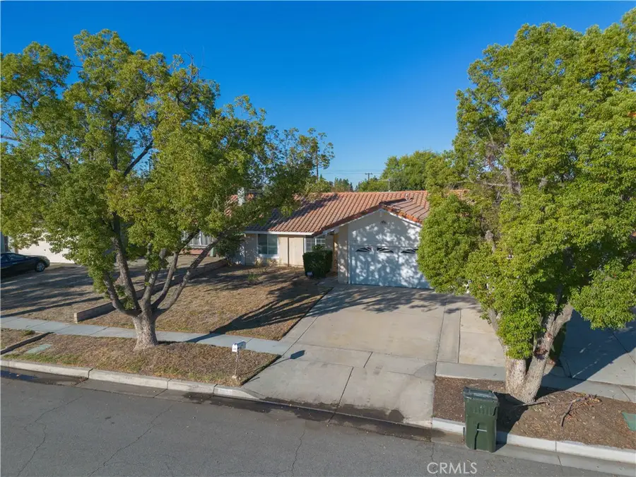 1323 Kingswood, Redlands, CA 92374 - #3